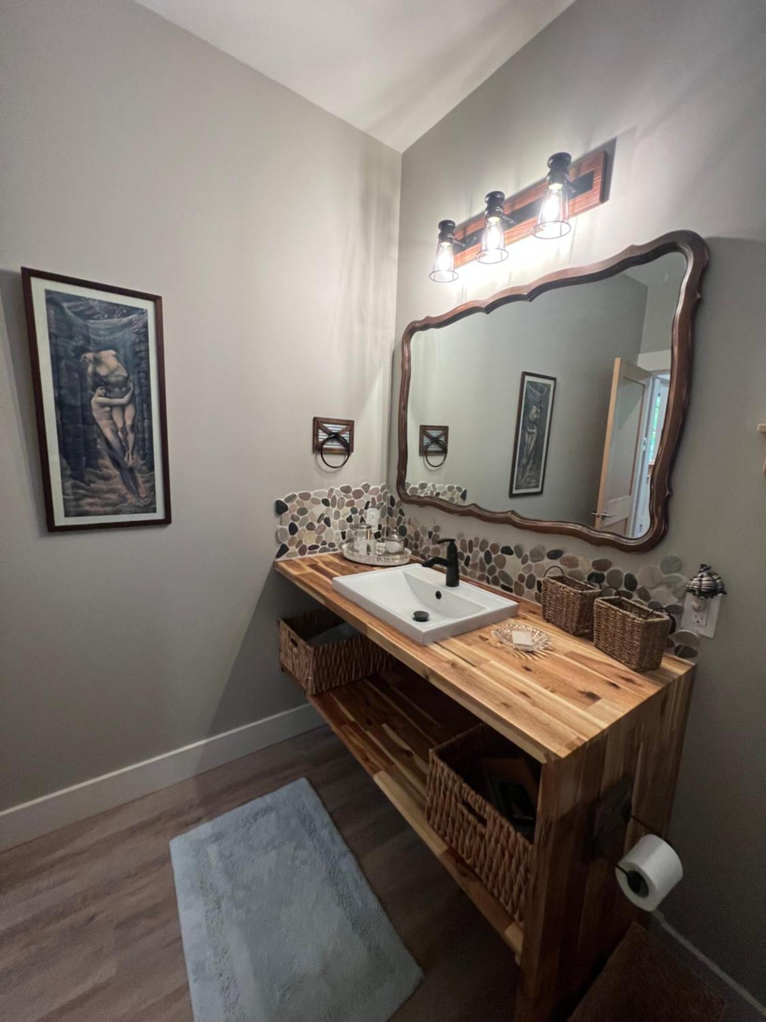 Cowichan Valley Guest Cottage Лейдисмит Екстериор снимка